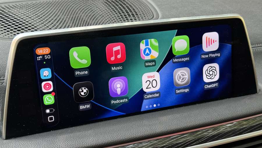CarPlay Full Screen pe BMW Seria 7 G11