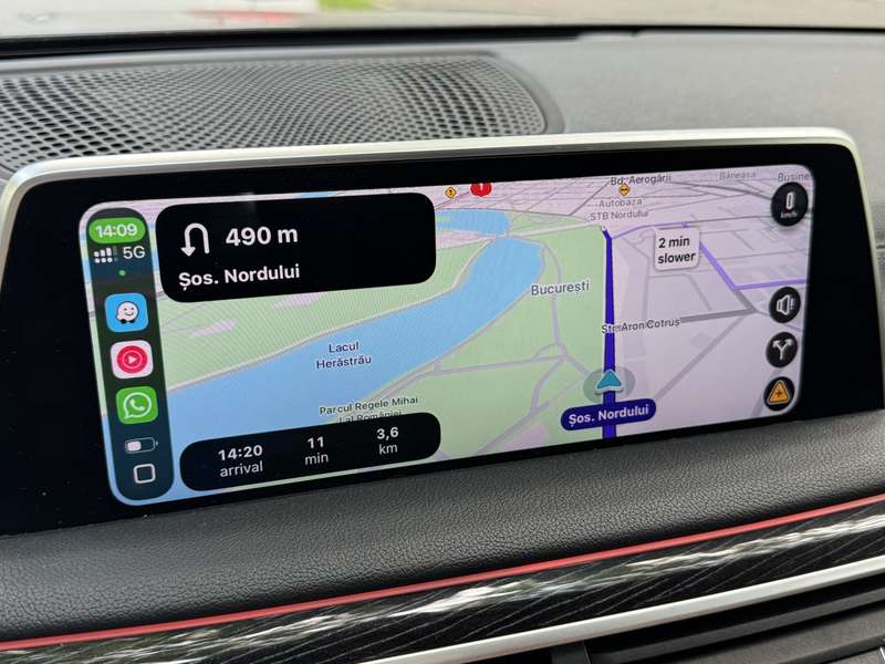 Navigatie Waze pe CarPlay BMW